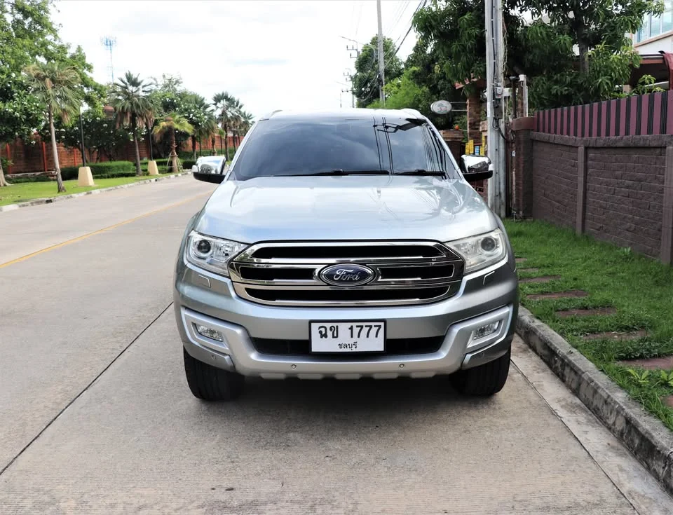 2016 Ford Everest II 2