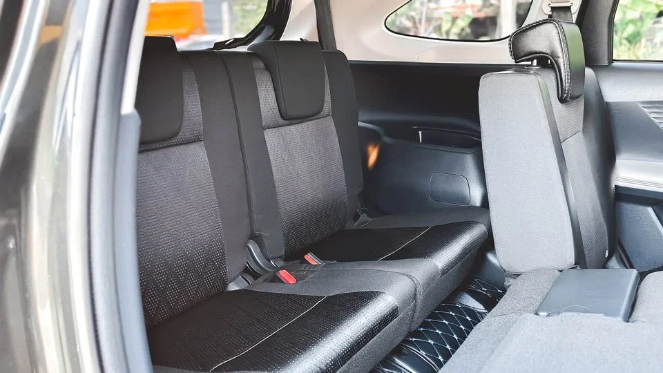 2023 Toyota Veloz III 2