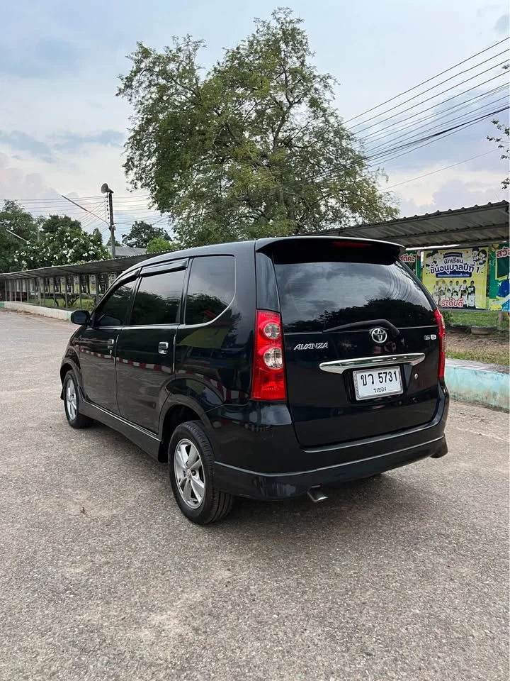 2011 Toyota Avanza I 3