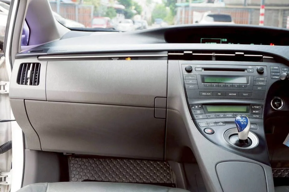 2011 Toyota Prius III 3