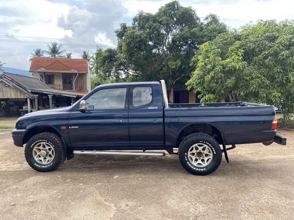 1997 Mitsubishi Strada III 2
