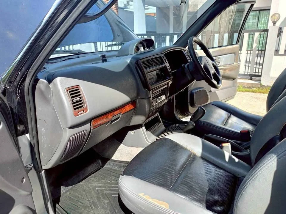 2002 Mitsubishi Strada III 2