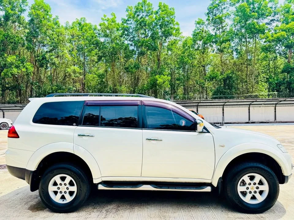 2010 Mitsubishi Pajero Sport II 2