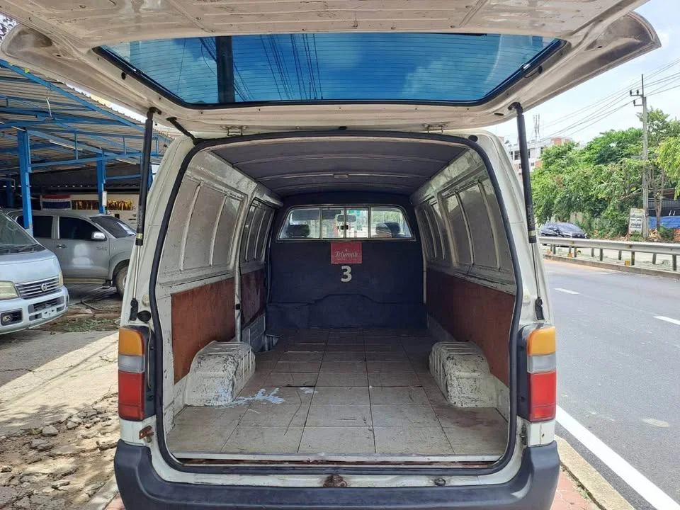 2002 Toyota Commuter IV (H100) 2