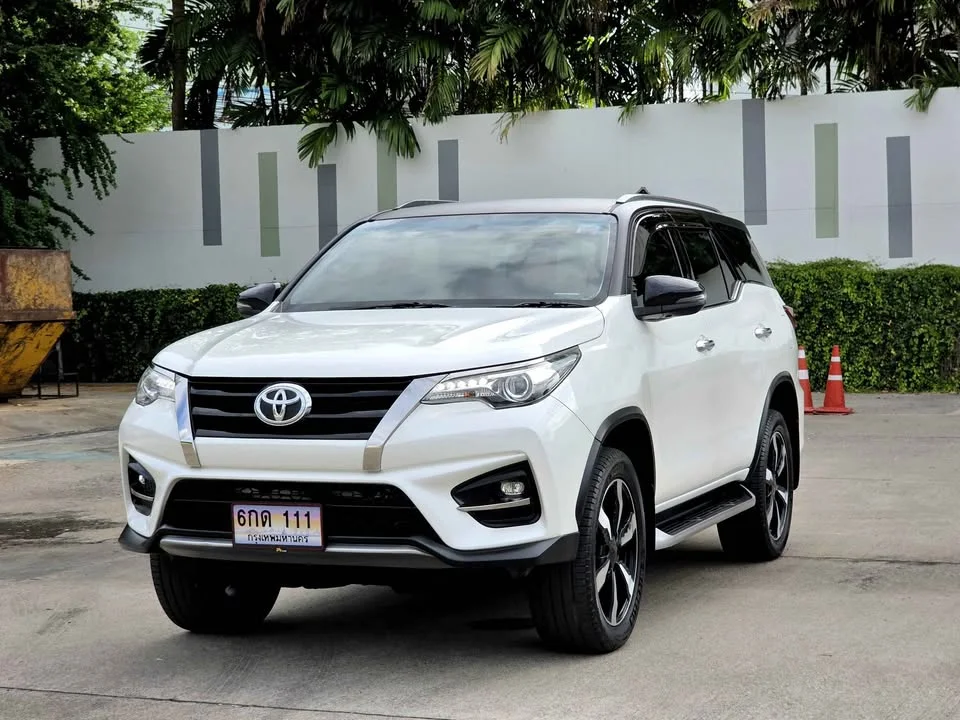 2019 Toyota Fortuner II 2