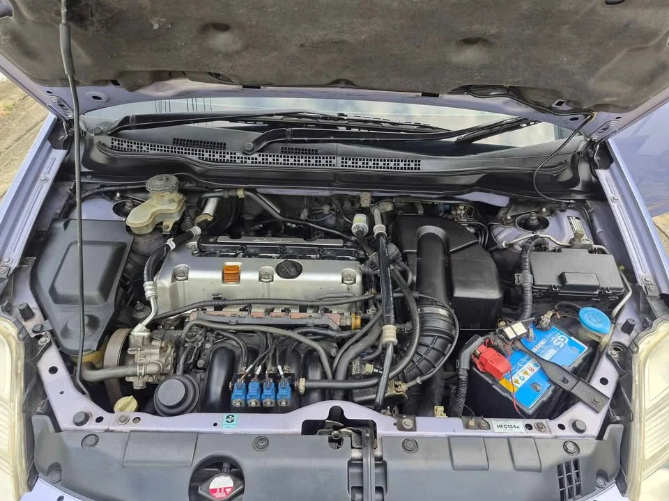 2004 Honda Stream I 3