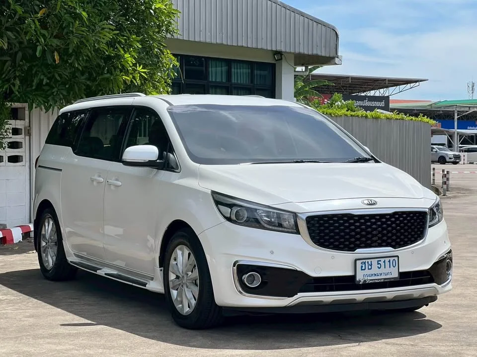 2015 Kia Carnival III 2