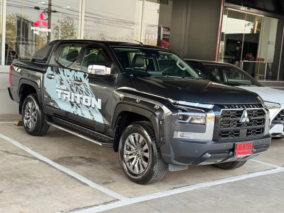 Mitsubishi Triton VI 3
