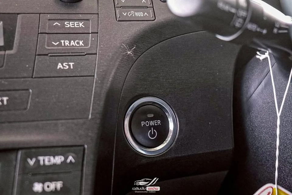 2011 Toyota Prius III 2