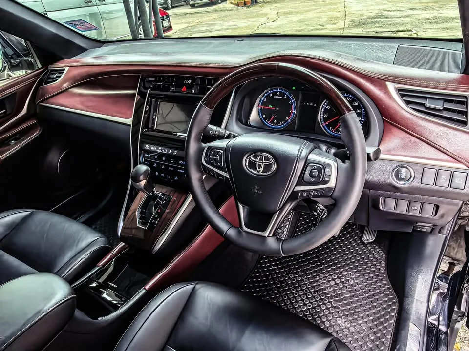 2016 Toyota Harrier III 2