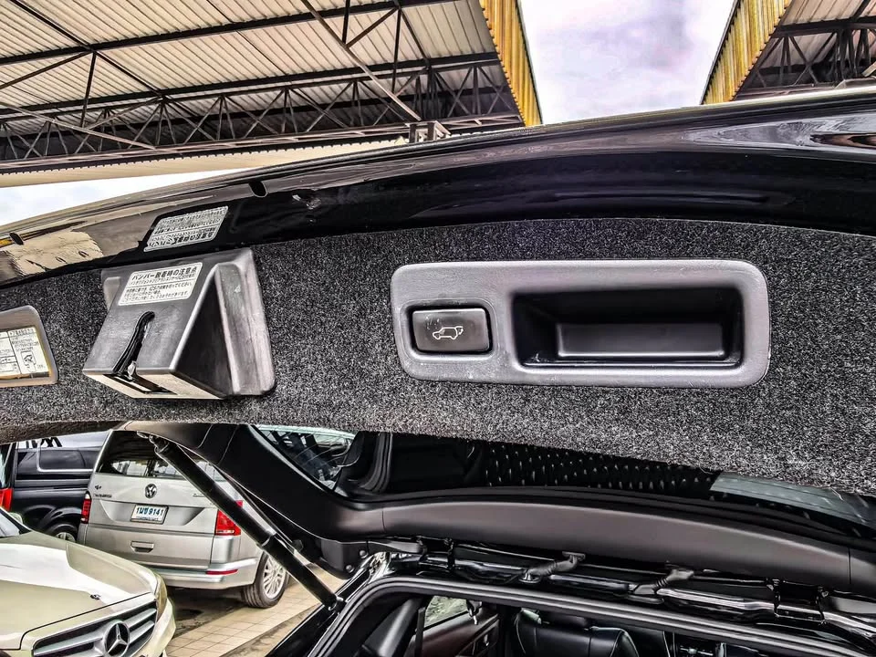 2016 Toyota Harrier III 3