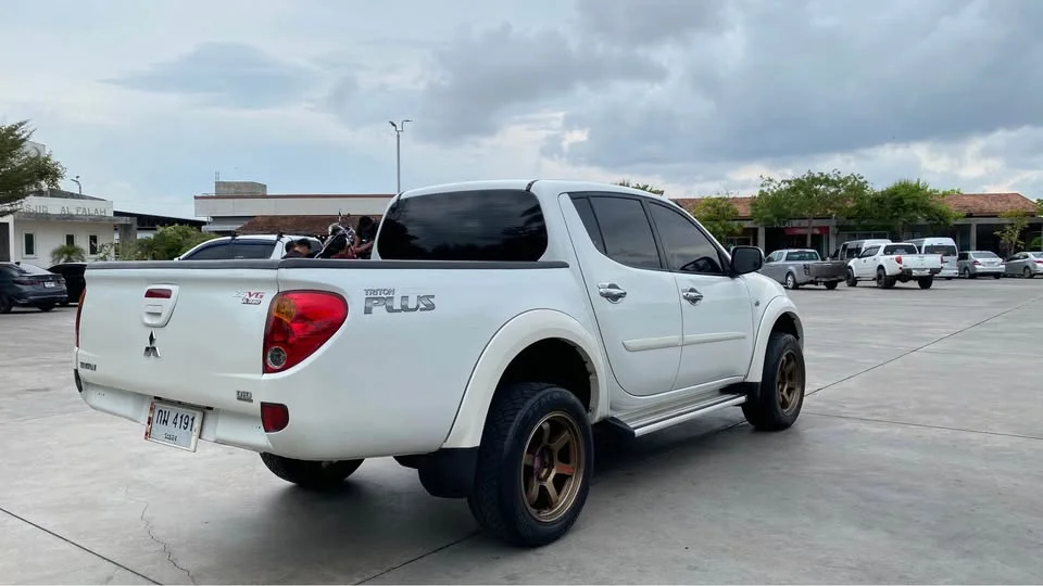 2013 Mitsubishi Triton IV 3