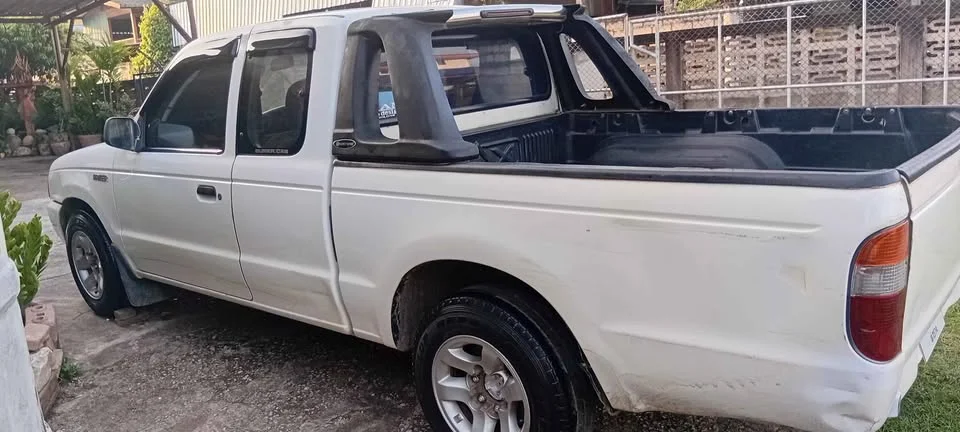 2000 Mazda 2500 Fighter V 3