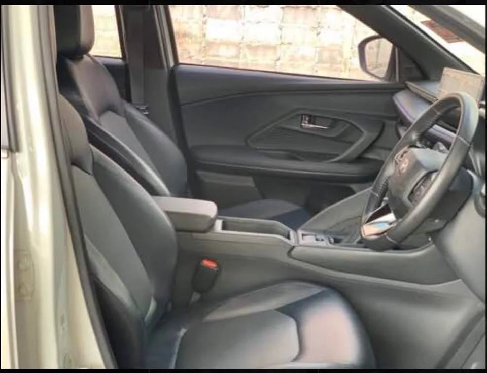 2023 Toyota Yaris Cross AC200 3