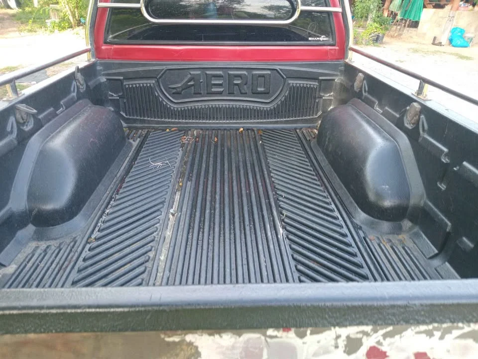 1996 Isuzu TFR III 2