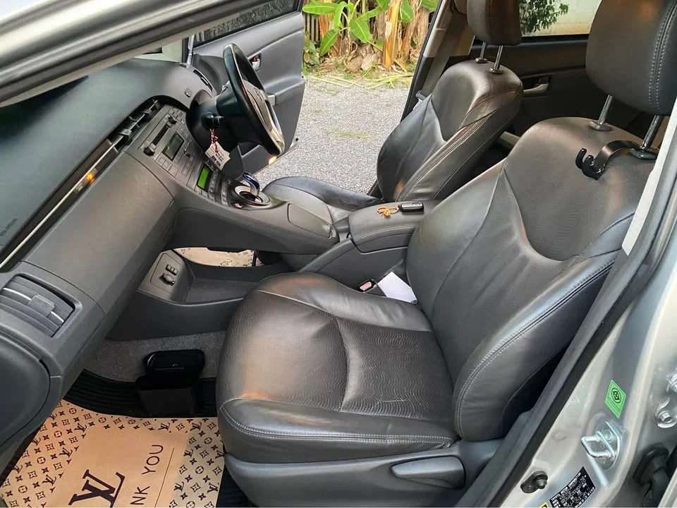 2011 Toyota Prius III 2