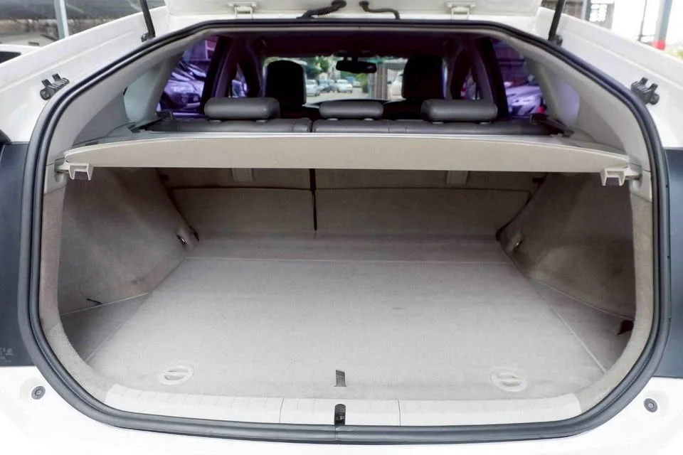 2011 Toyota Prius III 2