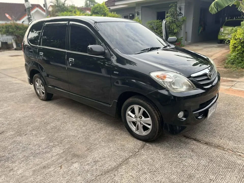 2011 Toyota Avanza I 2