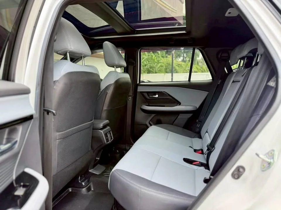 2023 Toyota Yaris Cross AC200 3