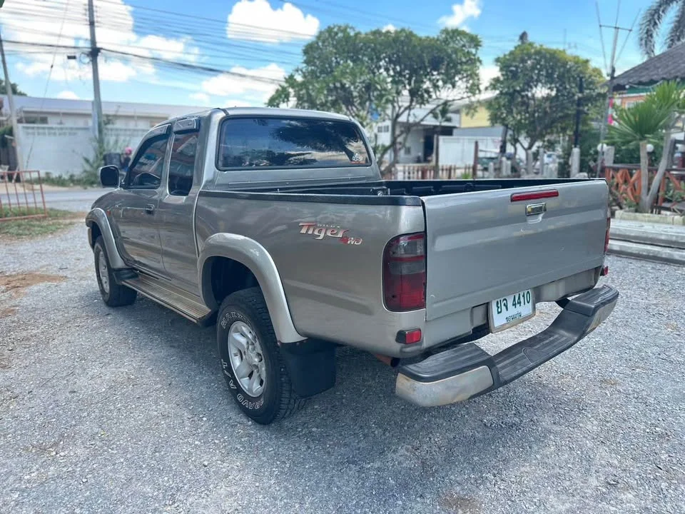 2002 Toyota Hilux Tiger VI 2
