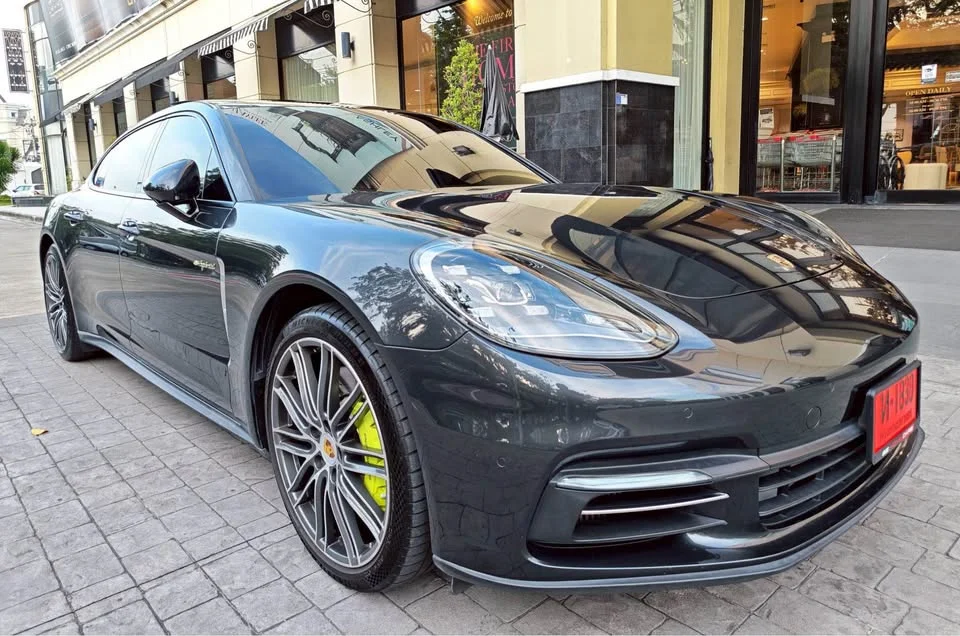 2019 Porsche Panamera II 2