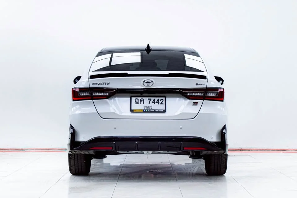2025 Toyota Yaris ATIV IV 2