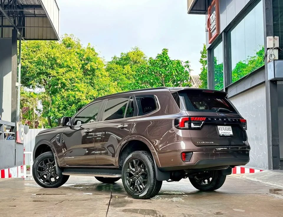 2023 Ford Everest III 2