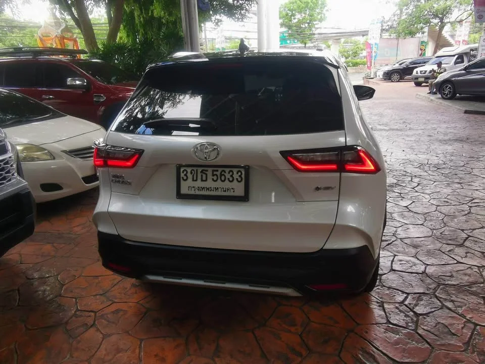 2024 Toyota Yaris Cross AC200 3