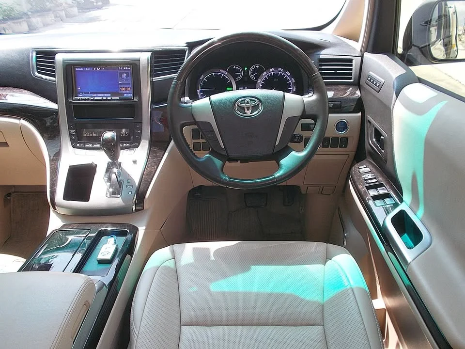 2012 Toyota Alphard, Vellfire II (AH20) 3