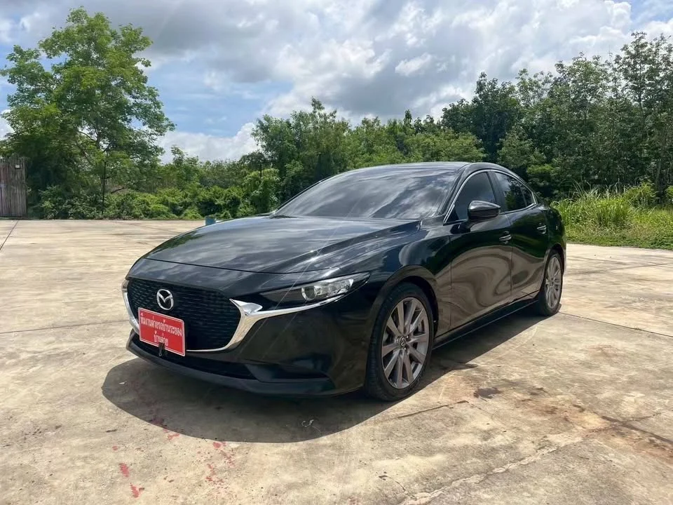 2019 Mazda 3 IV 3