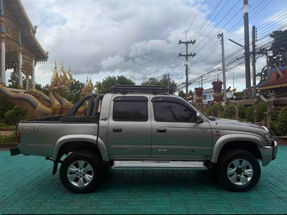 2002 Toyota Hilux Tiger VI 2