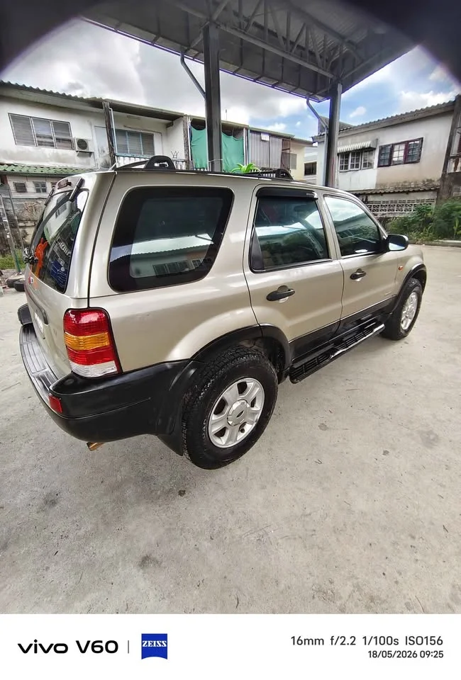 2005 Ford Escape I 3