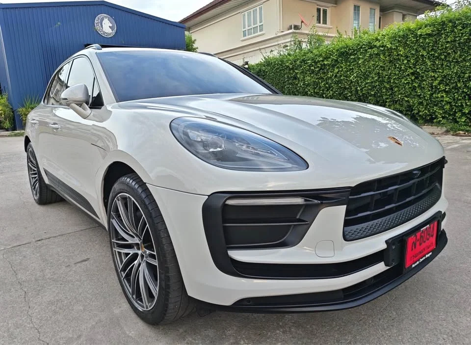 2023 Porsche Macan I 3