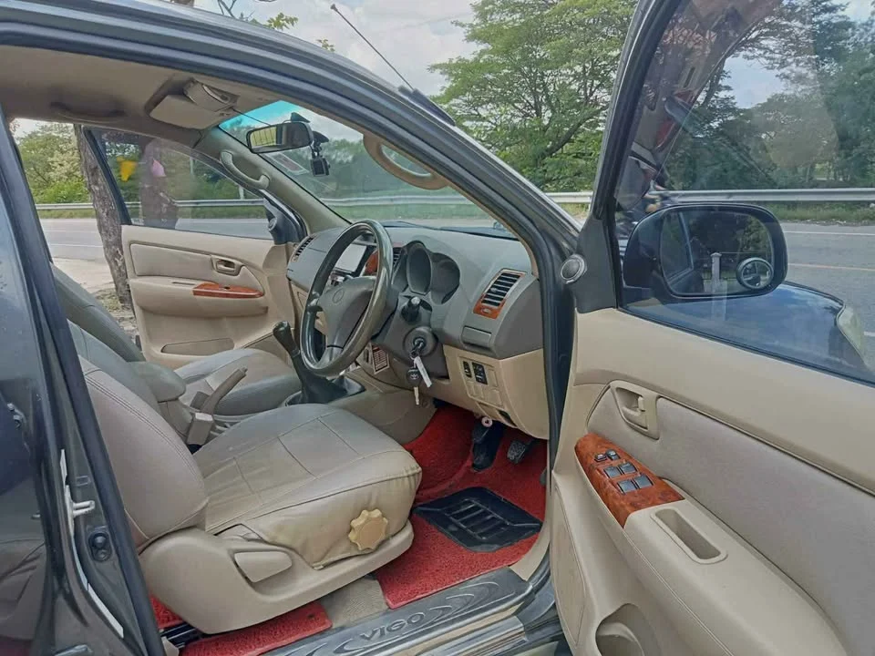 2011 Toyota Hilux VII 2