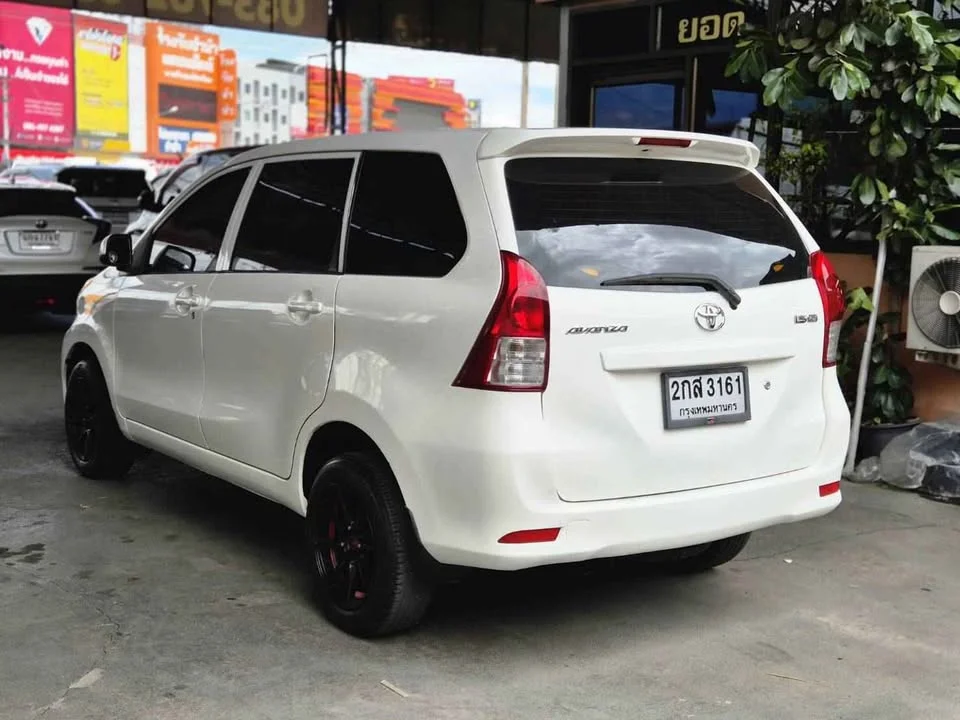 2013 Toyota Avanza II 2