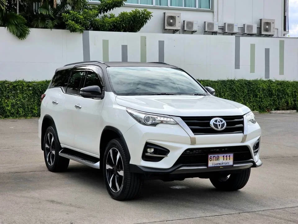 2019 Toyota Fortuner II 3