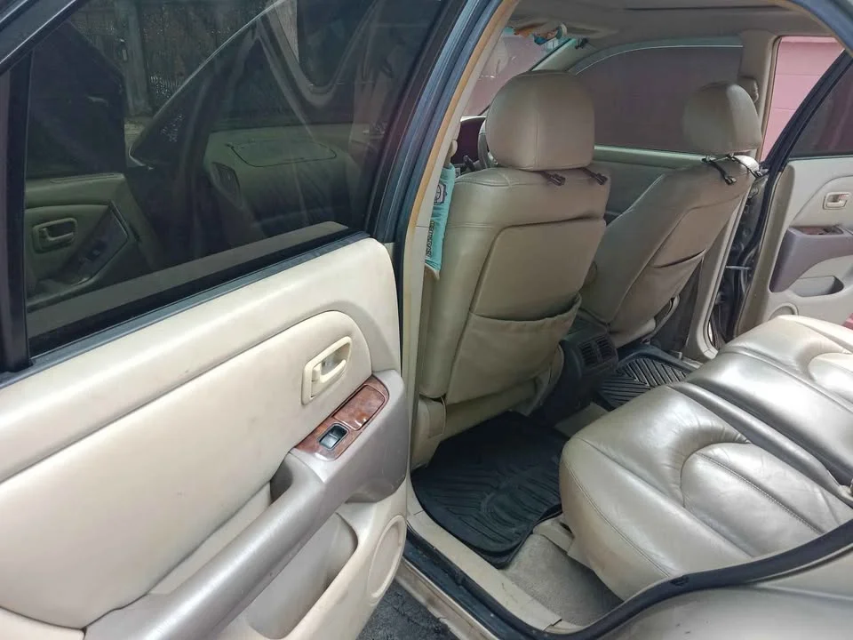 2000 Toyota Harrier I 3