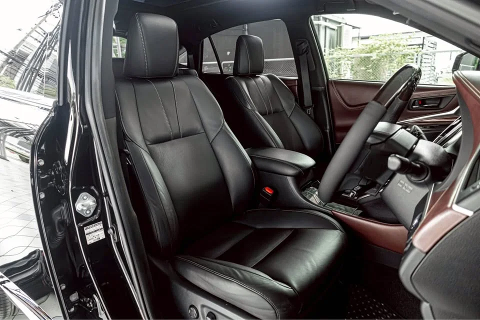 2016 Toyota Harrier III 3