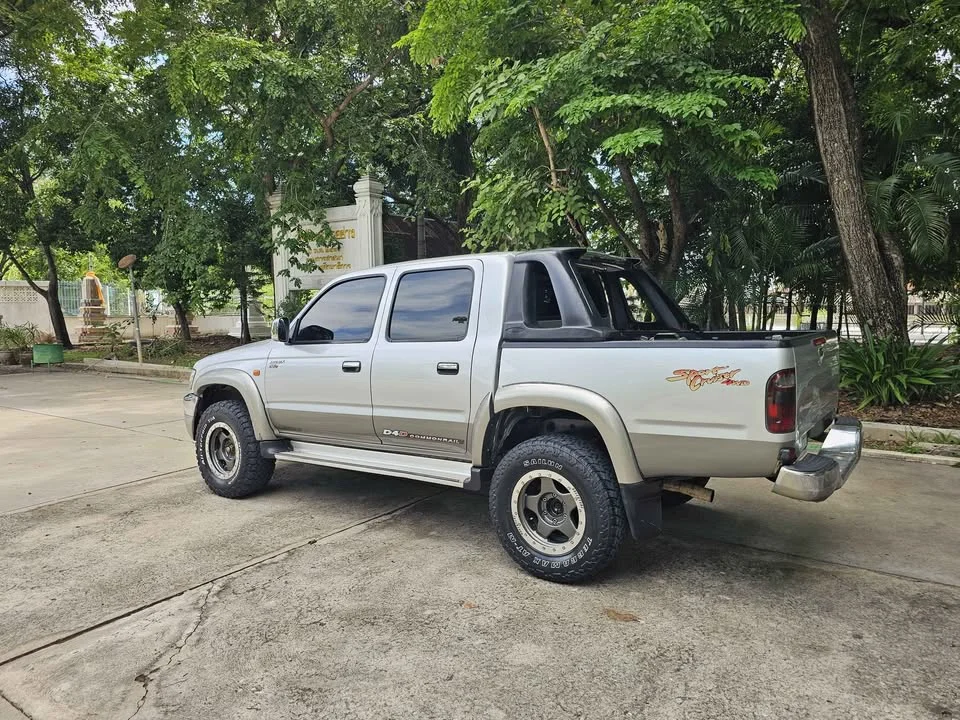 2003 Toyota Hilux Tiger VI 3
