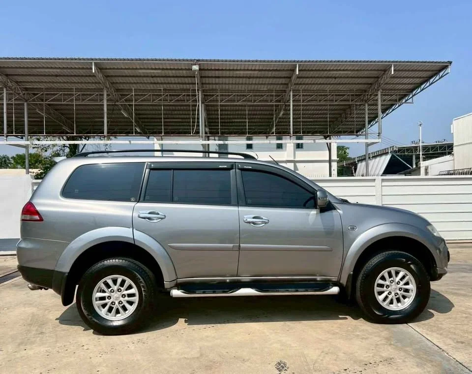2014 Mitsubishi Pajero Sport II 2