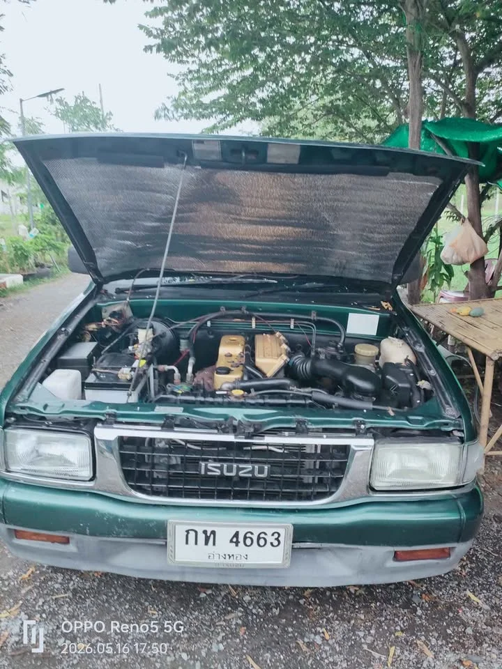 1995 Isuzu Vega I 2