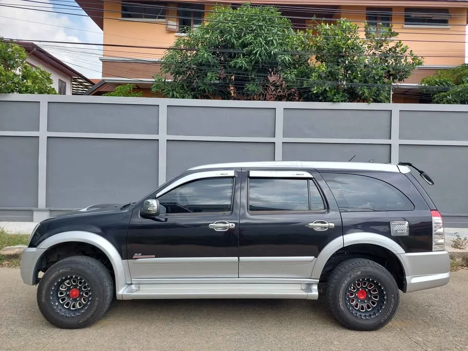 2007 Isuzu MU-7 2