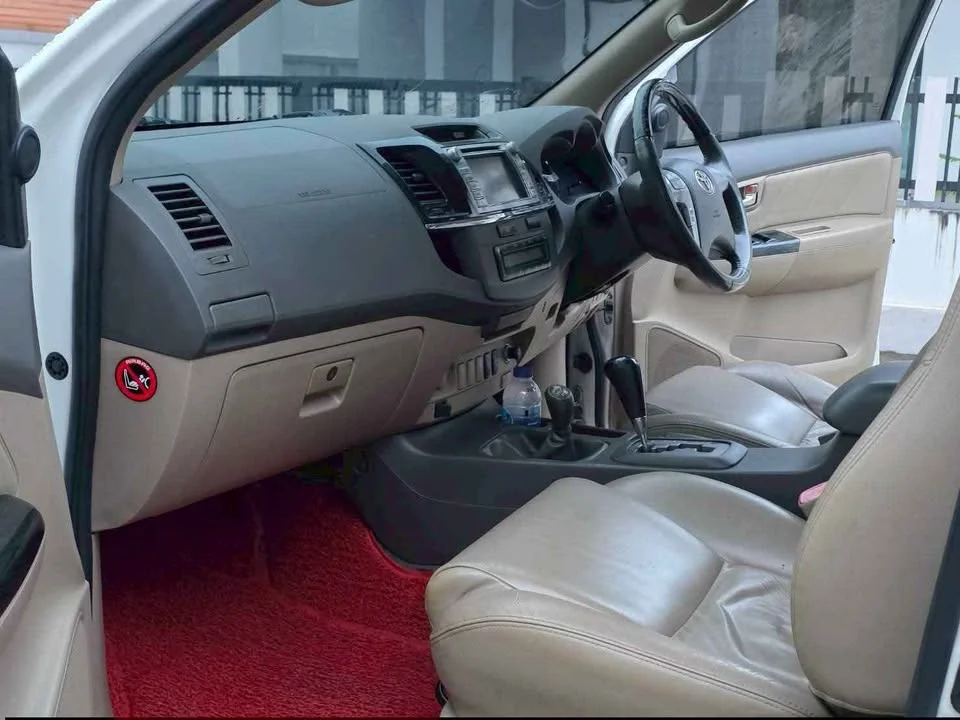 2013 Toyota Fortuner I 2