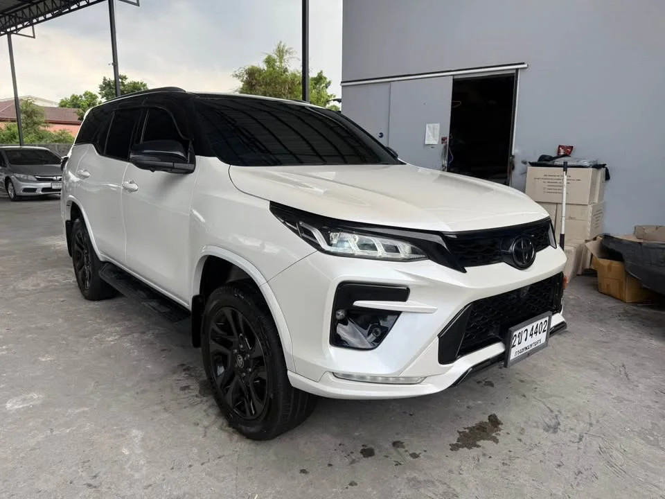2022 Toyota Fortuner II 2