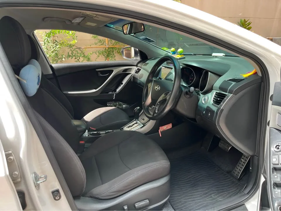 2013 Hyundai Elantra V 2