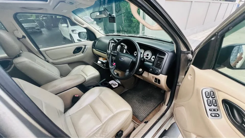 2004 Ford Escape I 2
