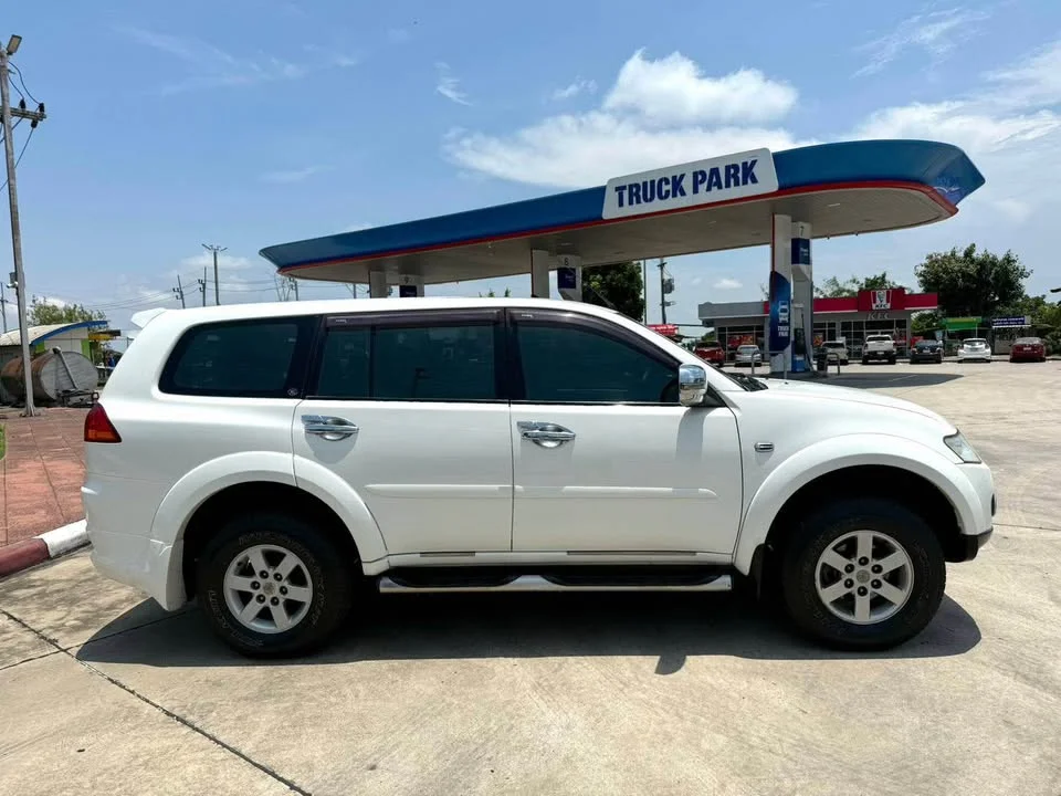 2013 Mitsubishi Pajero Sport II 2