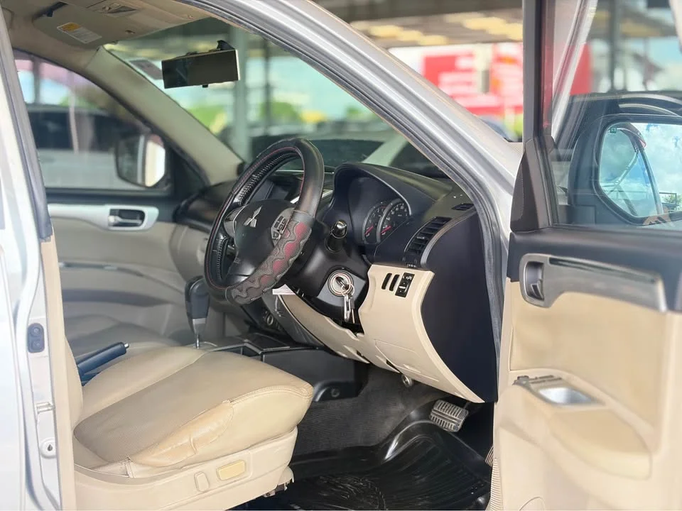 2010 Mitsubishi Pajero Sport II 2