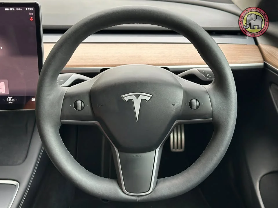 2023 Tesla Model 3 2