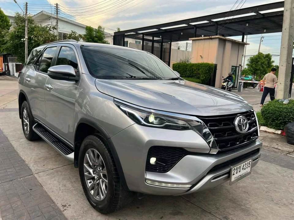 2022 Toyota Fortuner II 3
